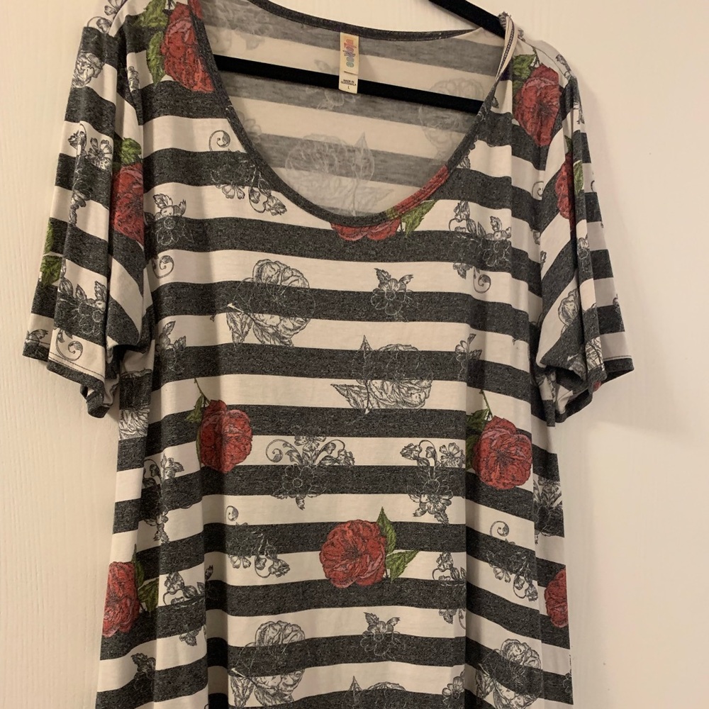Large lularoe stripes and roses perfect t